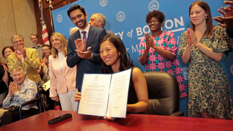 Boston Mayor Signs Executive Order Banning Fossil Fuels In All New City ...