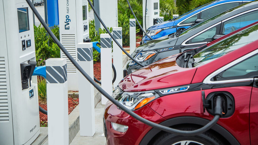 Editorial: Electric vehicles run on natural gas