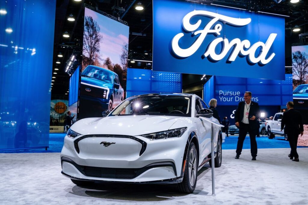 Automakers Have Big Hopes for EVs; Buyers Aren’t Cooperating