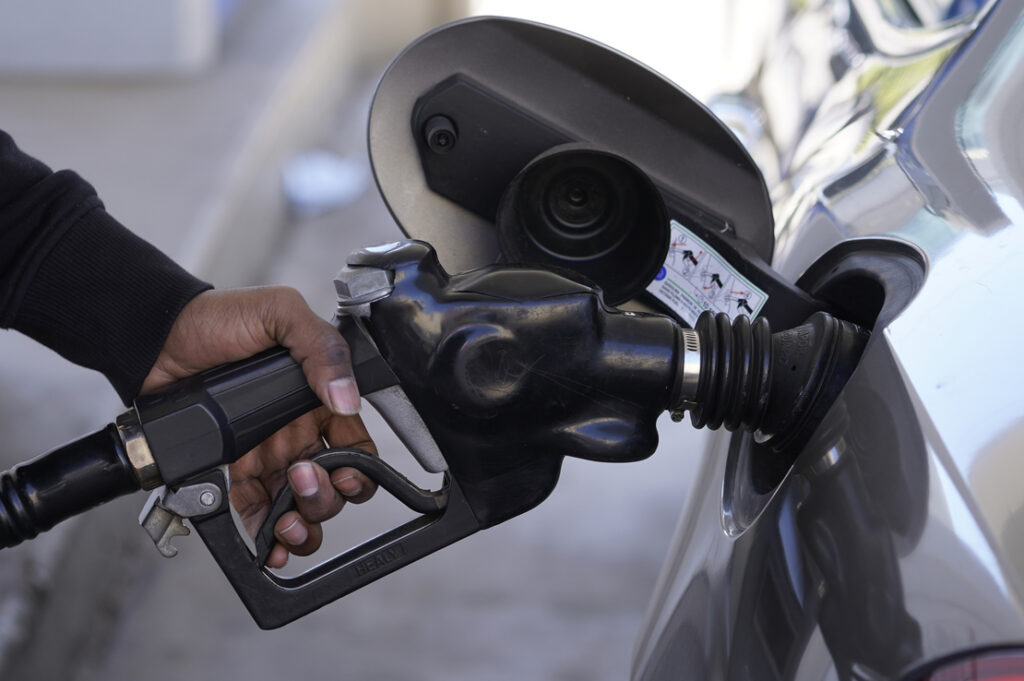 Newsom tries to go after “big oil price gouging” but fails