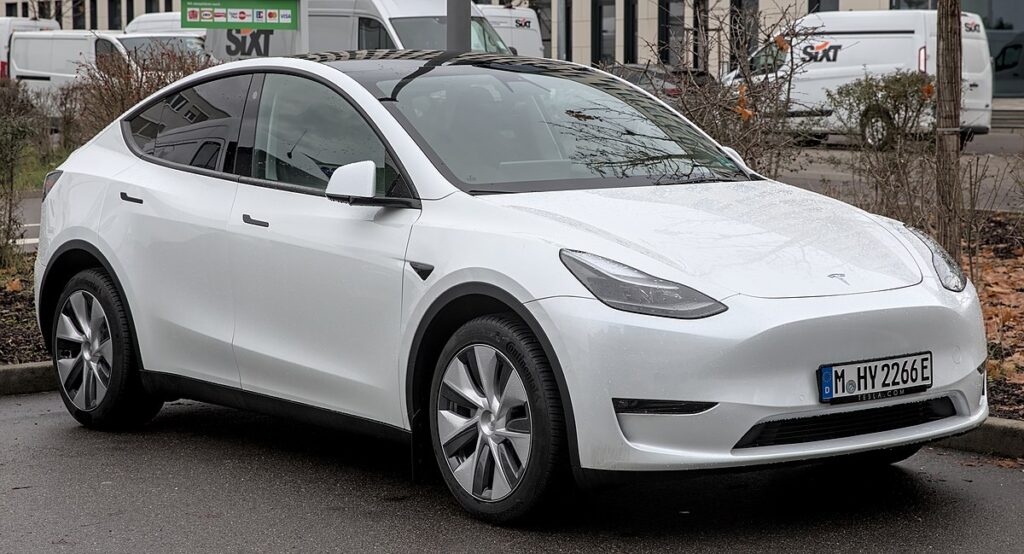 Tesla boosts pay for US factory workers that the UAW wants to unionize