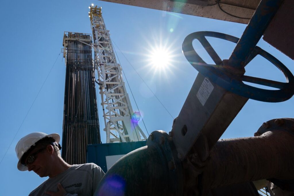 Southwestern, Chesapeake near $17 billion merger