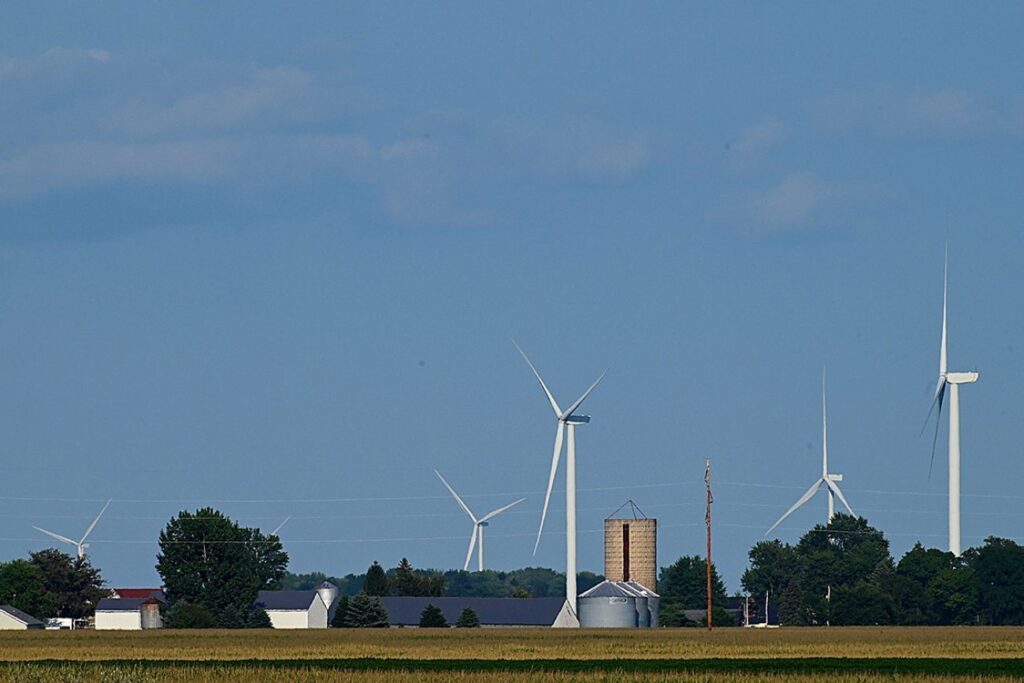 Group launches campaign to overturn Michigan solar siting law