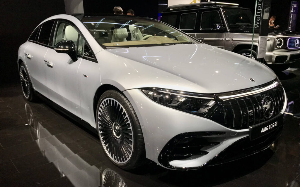 Mercedes-Benz delays electrification goal, beefs up combustion engine line-up