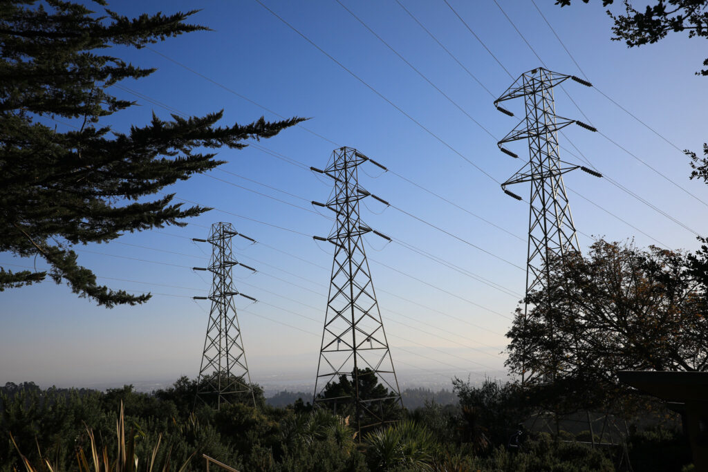 As Solar Power Surges, U.S. Wind Is in Trouble