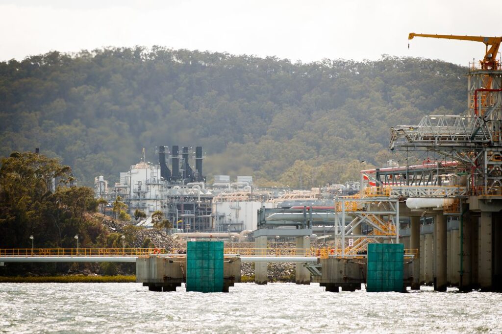 Green-energy flops revive bets on natural gas