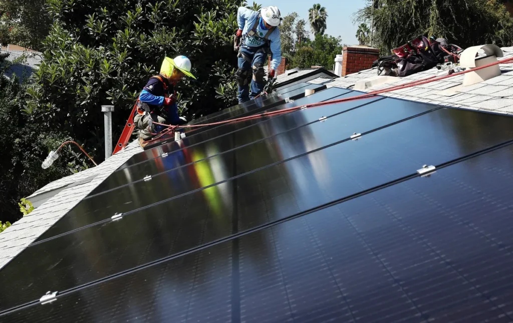 U.S. solar installations soar as developers rush to secure tax credits (& spend your tax dollars)
