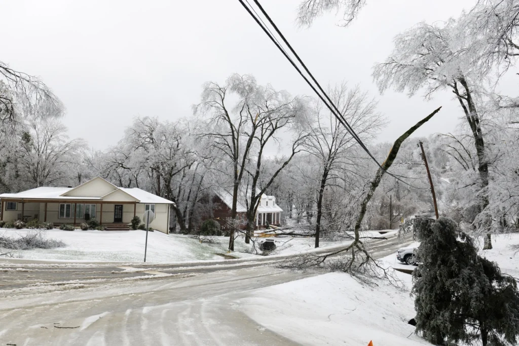 Winter storm tests US electric grid as outages spread