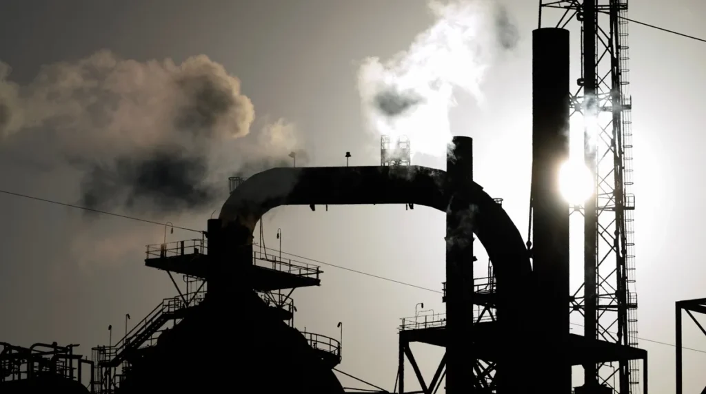 Natural gas closes in on oil’s top energy perch